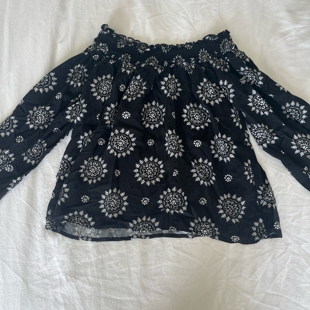 Hollister top